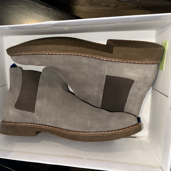 Steve Madden Chelsea boots- lightly worn - Picture 3 of 3